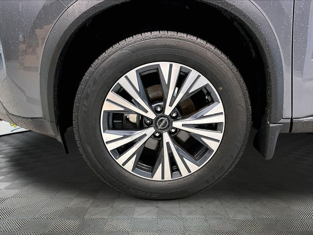 Used 2023 Gray Nissan SV image 29