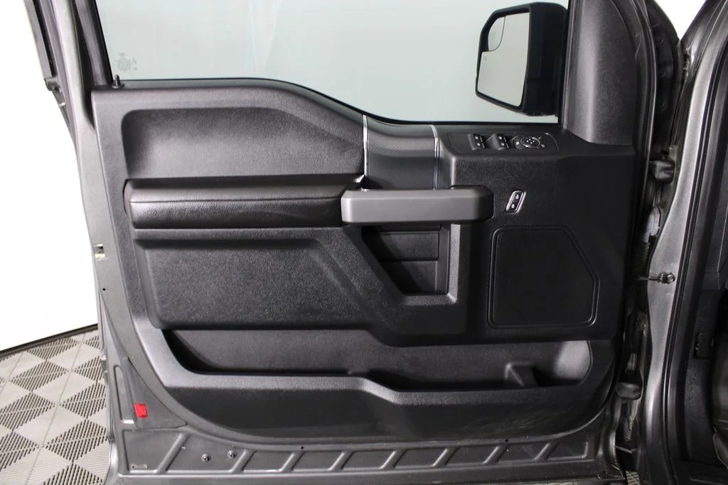 Used 2018 Gray Ford XLT image 7
