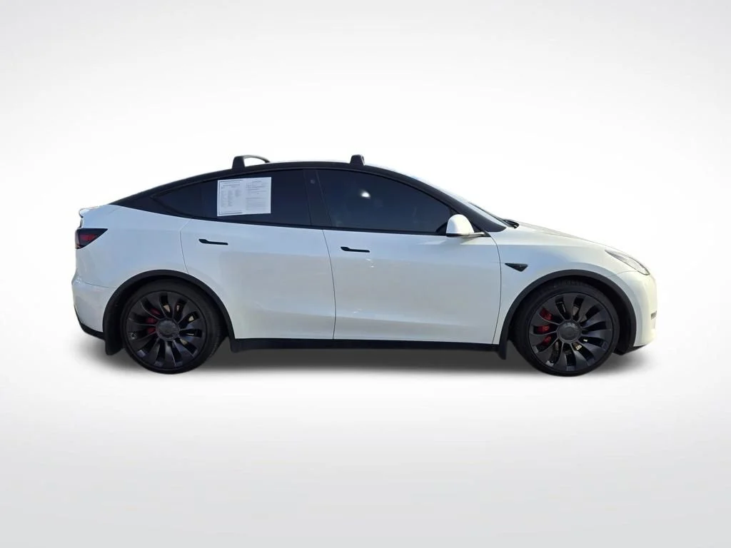 Used 2022 Tesla Model Y Performance with VIN 7SAYGDEF7NF400796 for sale in Omaha, NE