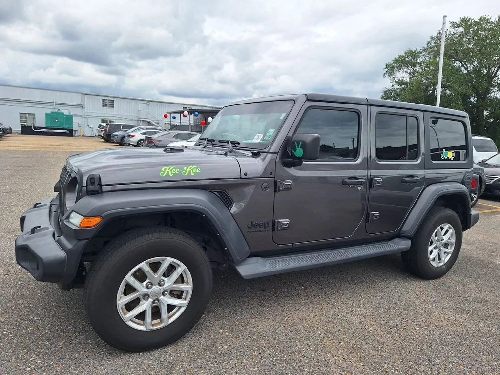2023 Jeep Wrangler Sport S's photo