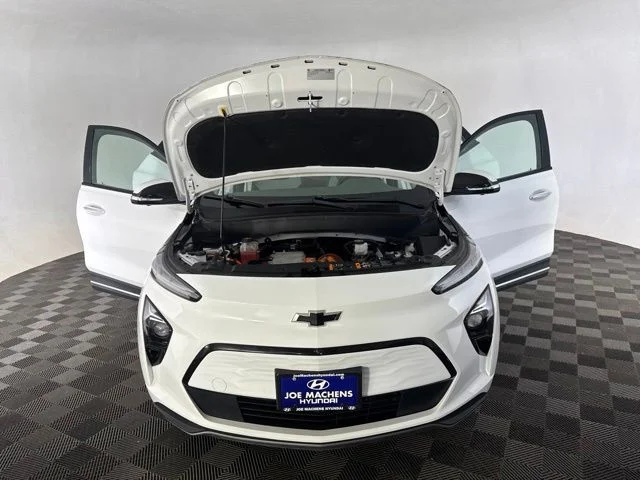 Used 2023 White Chevrolet Premier image 11