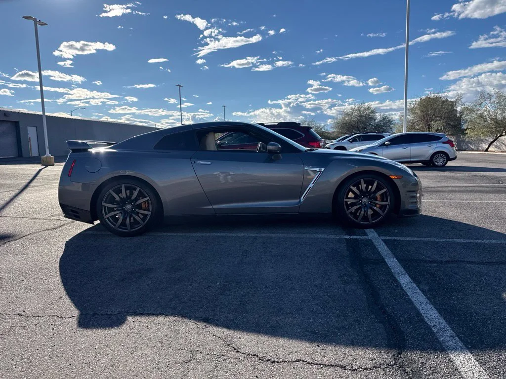 Used 2015 Gray Nissan Premium image 10