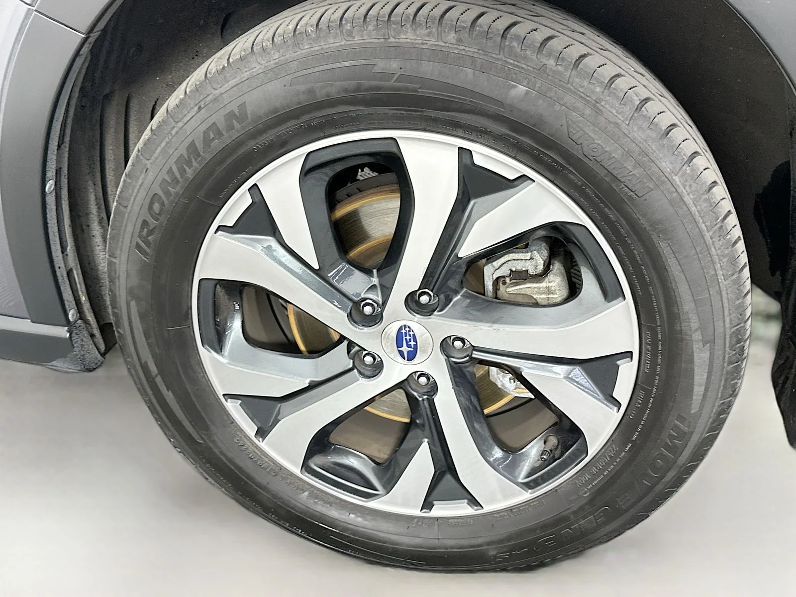Used 2022 Magnetite Gray Metallic Subaru Limited image 34