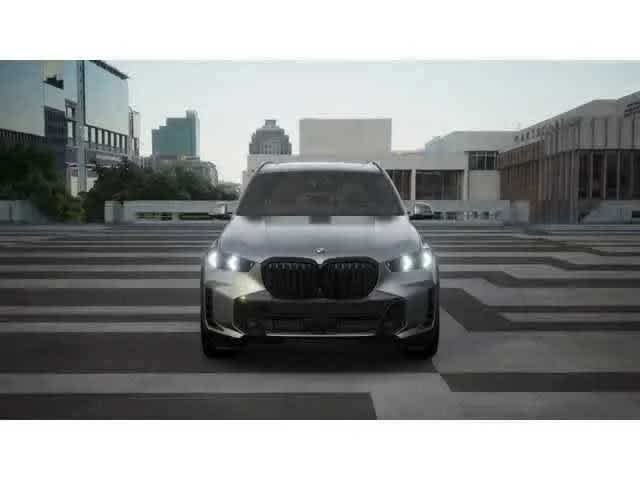 New 2026 Skyscraper Grey Metallic BMW sDrive40i image 3