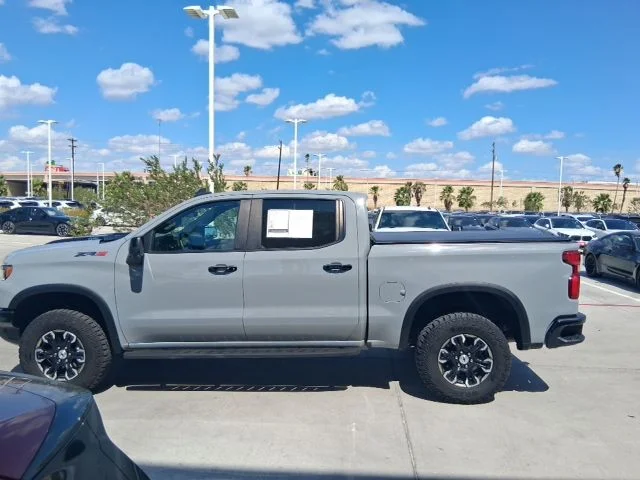Used 2025 Gray Chevrolet ZR2 image 3