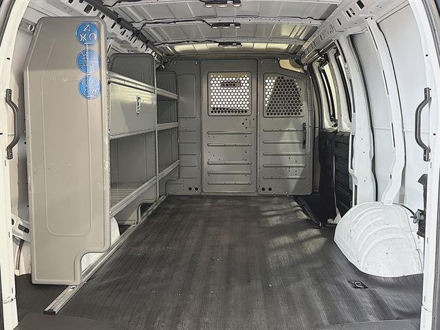 2023 GMC Savana Cargo Work Van - Photo 34