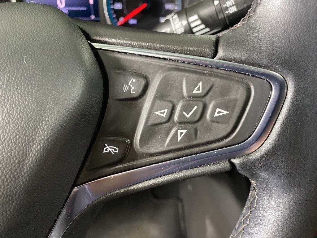 Used 2024 Pearl Chevrolet LT image 17