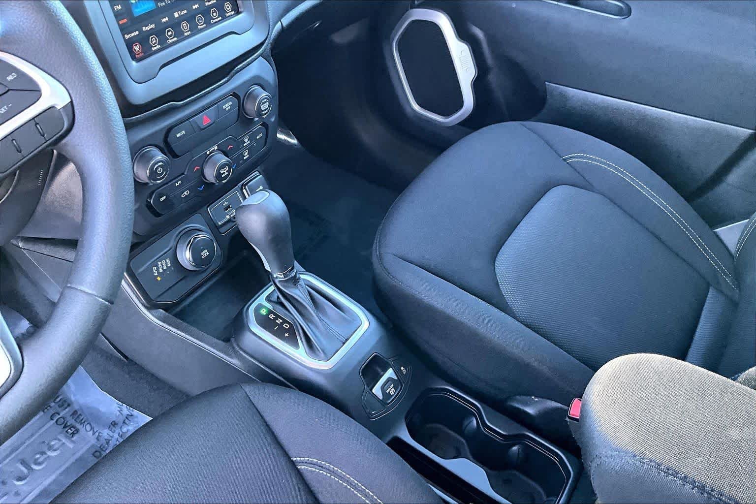 Used 2020 Brilliant Blue Metallic Clear Coat Jeep Jeepster image 16
