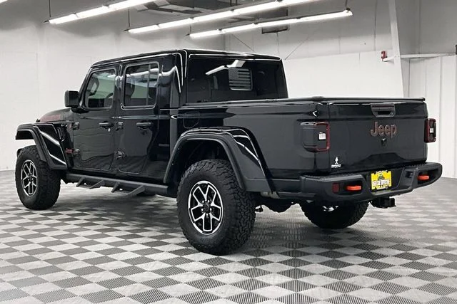 Used 2023 Black Clearcoat Jeep Mojave image 3