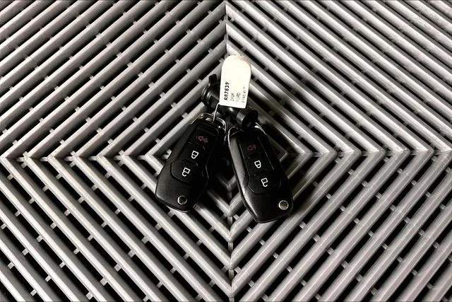 Used 2025 Agate Black Metallic Ford XLT image 10