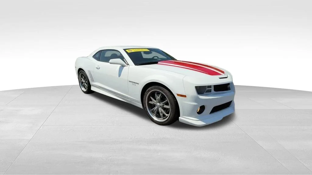 Used 2011 White Chevrolet SS image 8