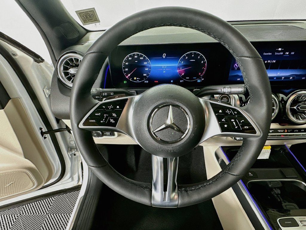 New 2026 Polar White Mercedes-Benz GLB 250 image 43
