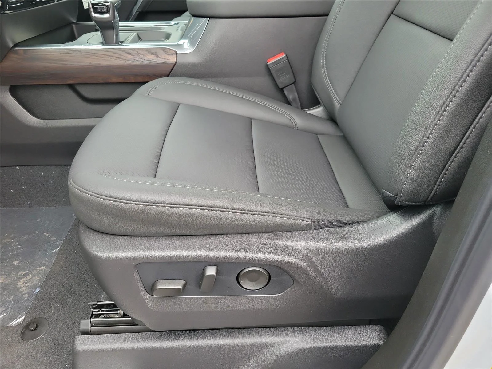 New 2026 Glacier White Tricoat GMC SLT image 18