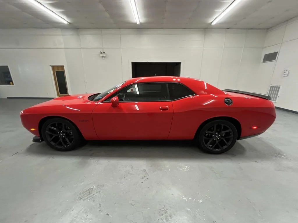 Used 2021 Torred Clearcoat Dodge R/T 5.7L HEMI 1 Owner image 5