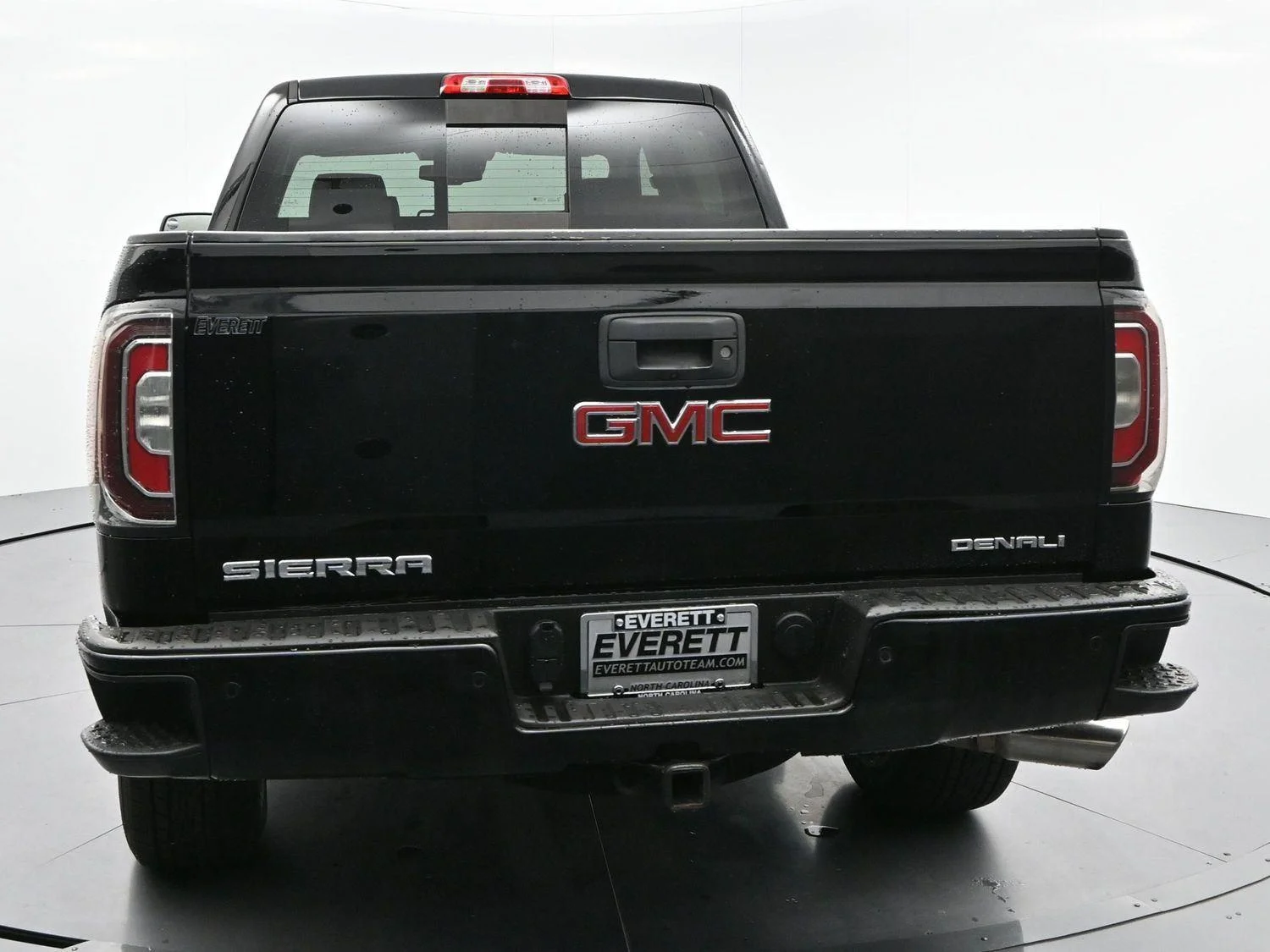 Used 2017 ONYX BLACK GMC Denali image 6