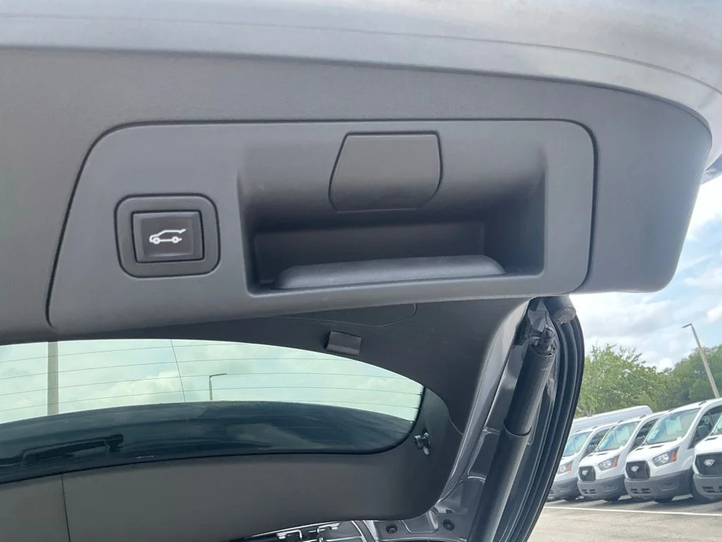 Used 2022 Gray Buick Essence image 34