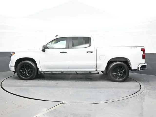 Used 2024 White Chevrolet Custom image 4