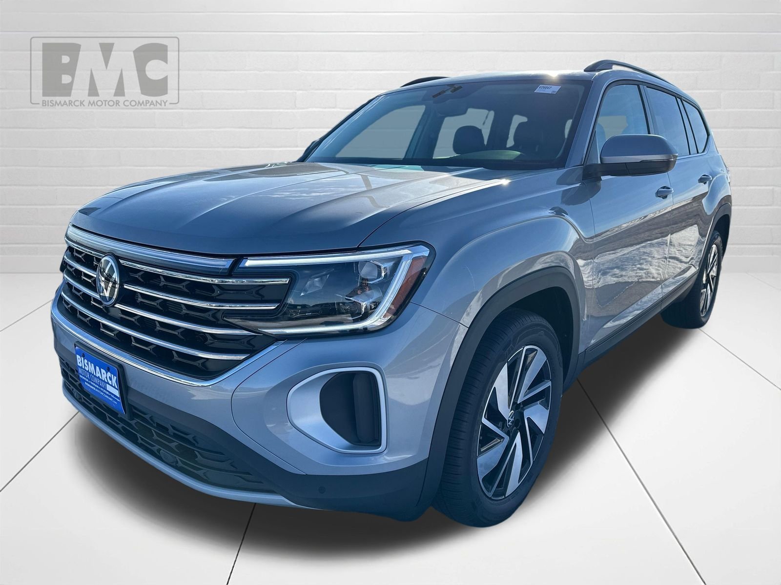 New 2026 Silver Volkswagen 2.0T SE w/Technology image 1