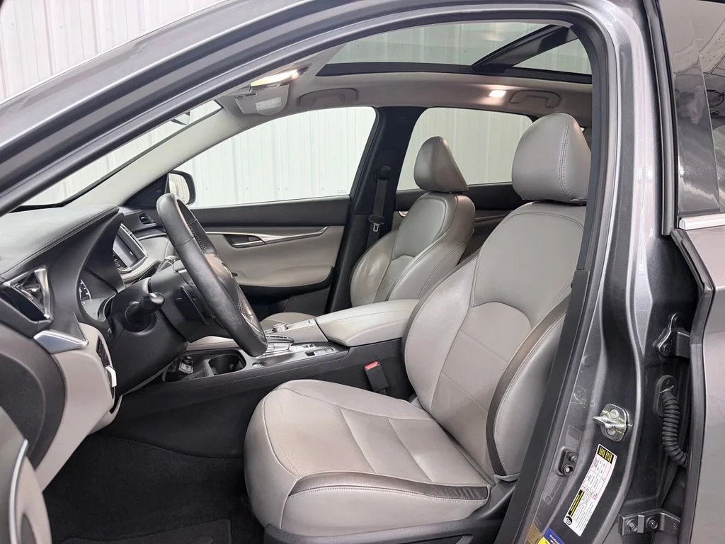 Used 2023 Gray INFINITI LUXE image 13