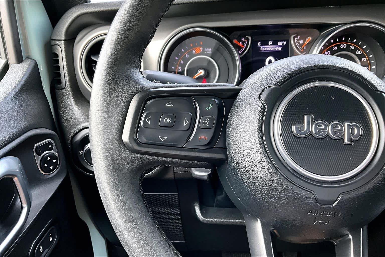 Used 2023 Earl Clearcoat Jeep Sport S image 24
