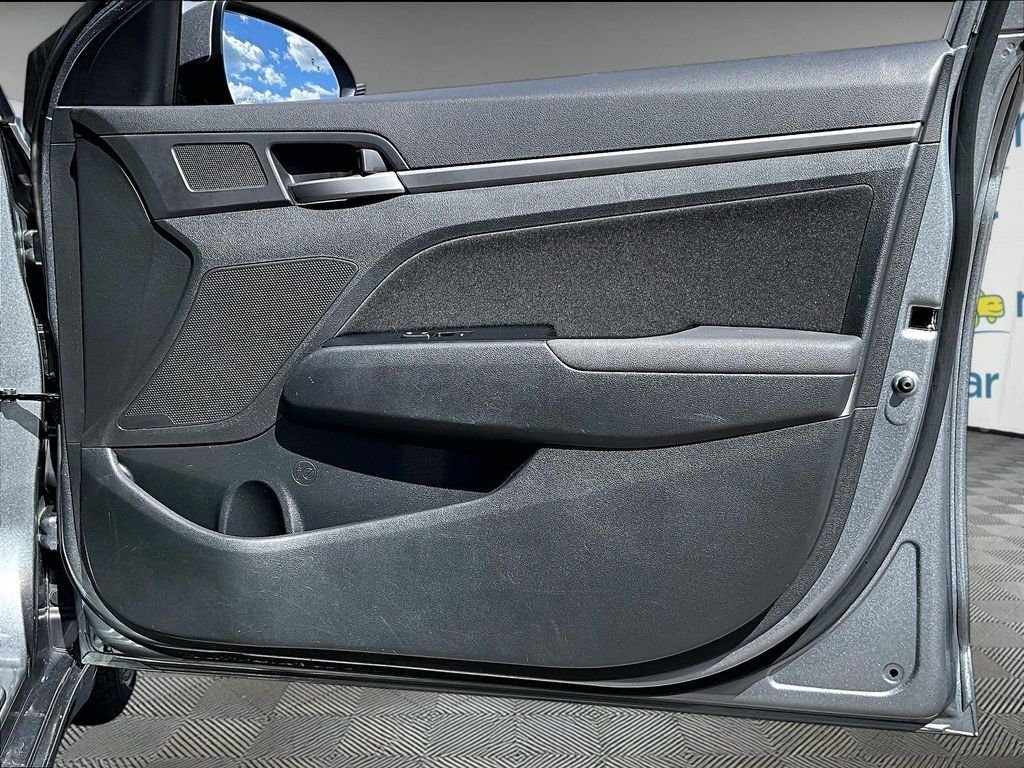 Used 2018 Galactic Gray Hyundai SEL image 12