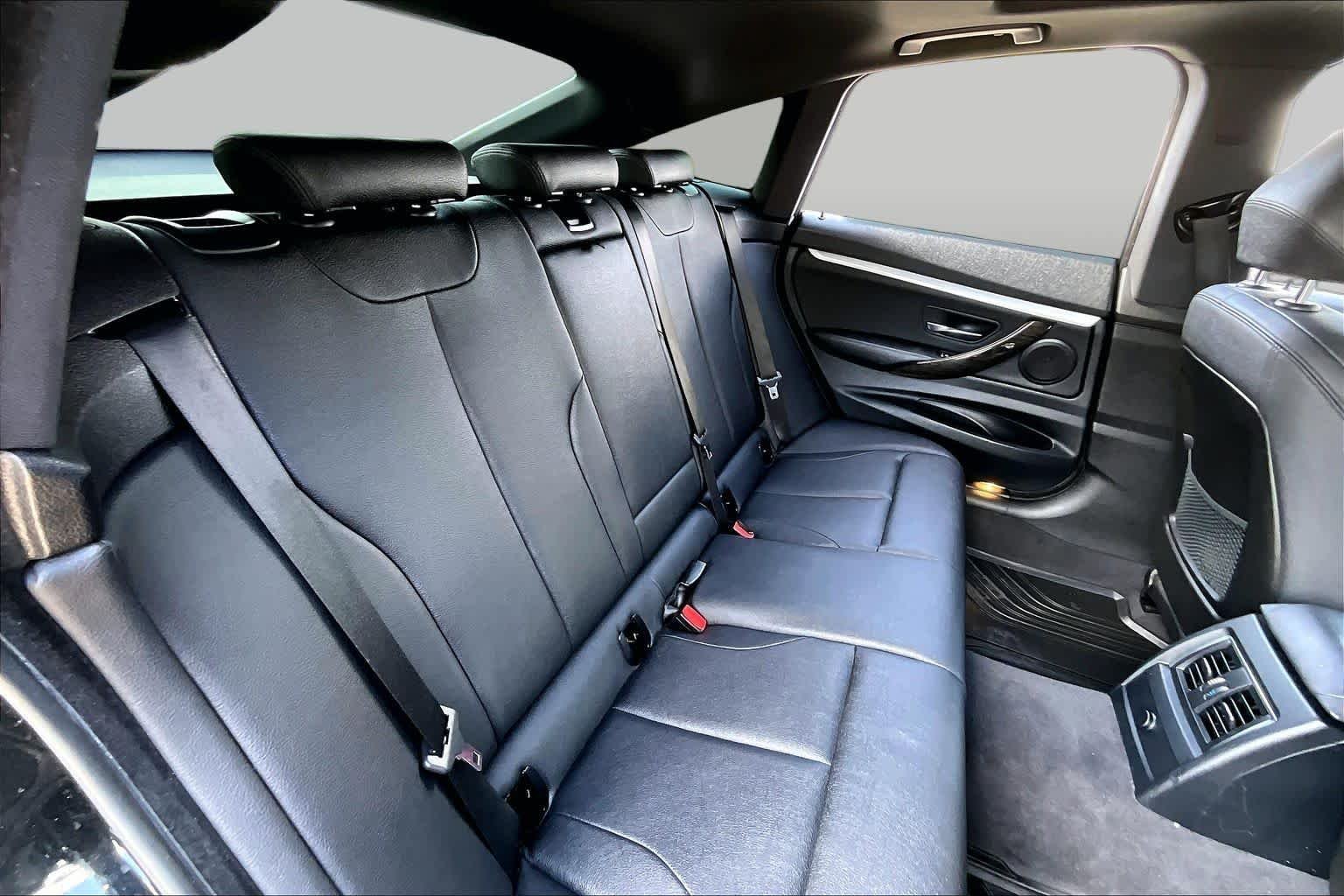 Used 2018 Black Sapphire Metallic BMW 330i xDrive image 19