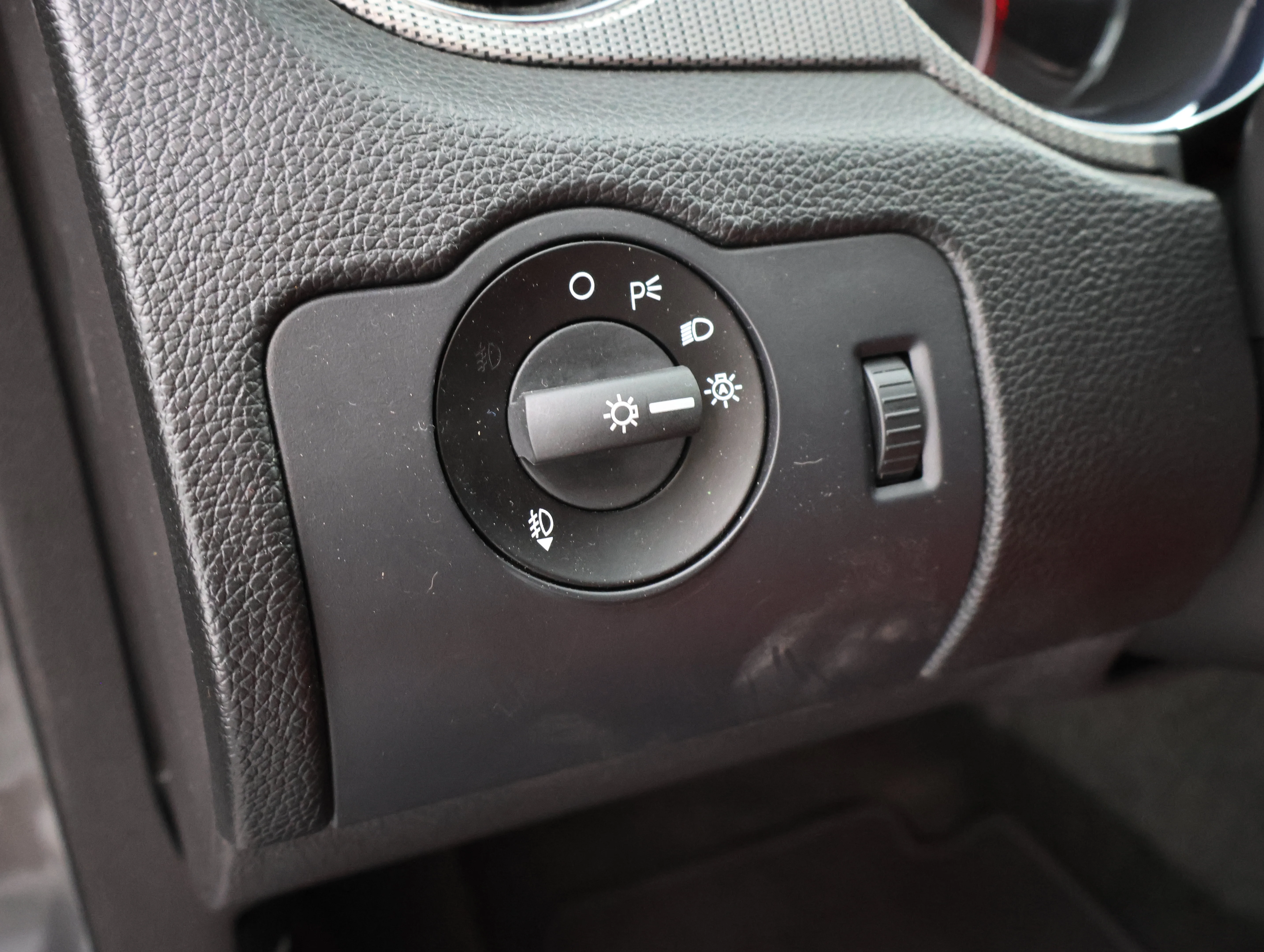 Used 2014 Sterling Gray Metallic Ford GT Premium image 36
