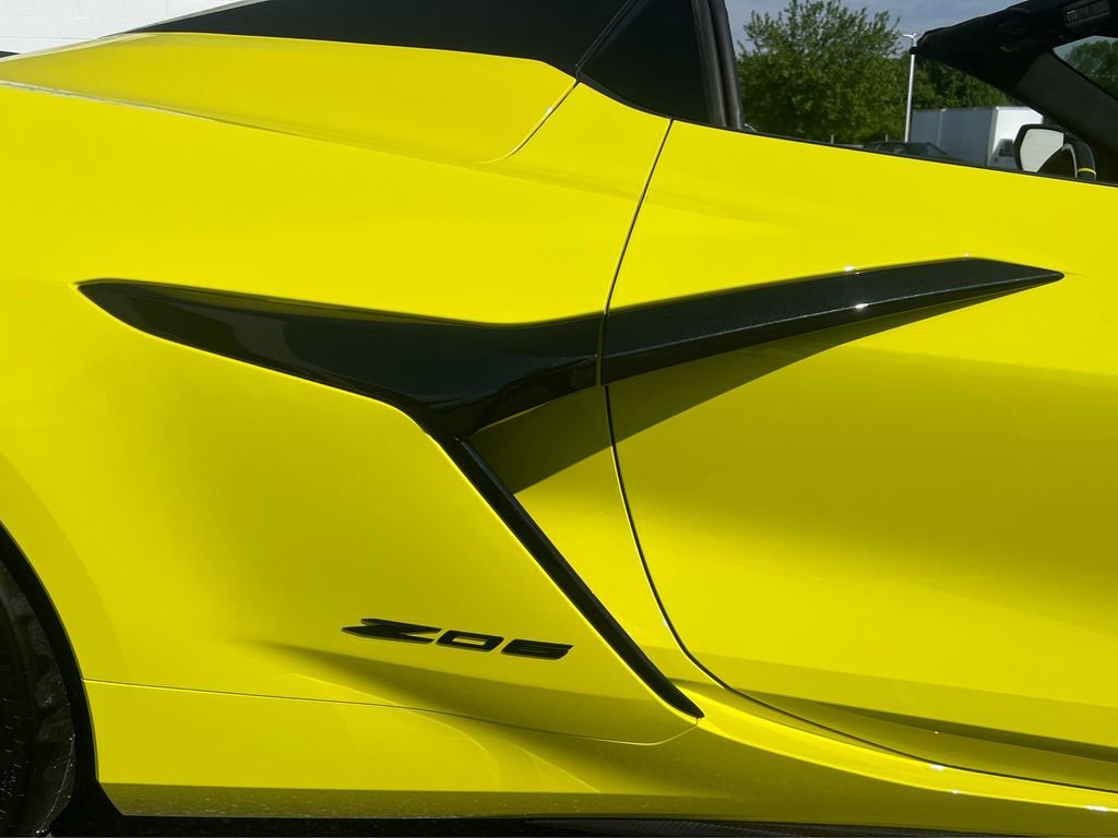 Used 2023 Accelerate Yellow Metallic Chevrolet 3LZ image 4