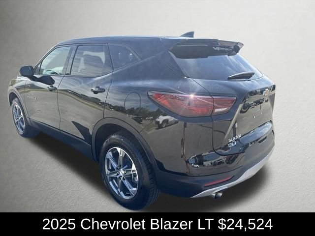 Used 2025 Black Chevrolet LT image 3