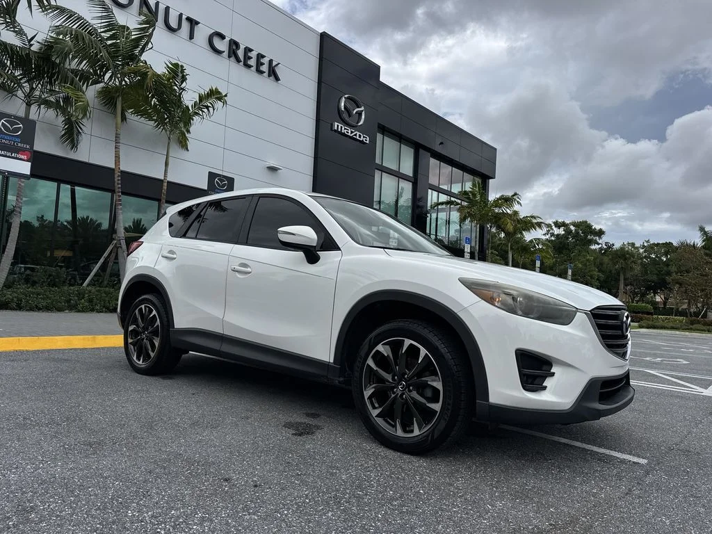 Used 2016 Crystal White Pearl Mica Mazda Grand Touring image 22