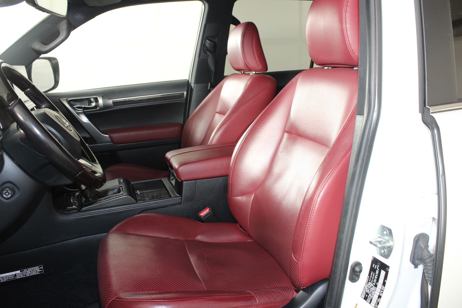 Used 2022  Lexus 460 Luxury image 10