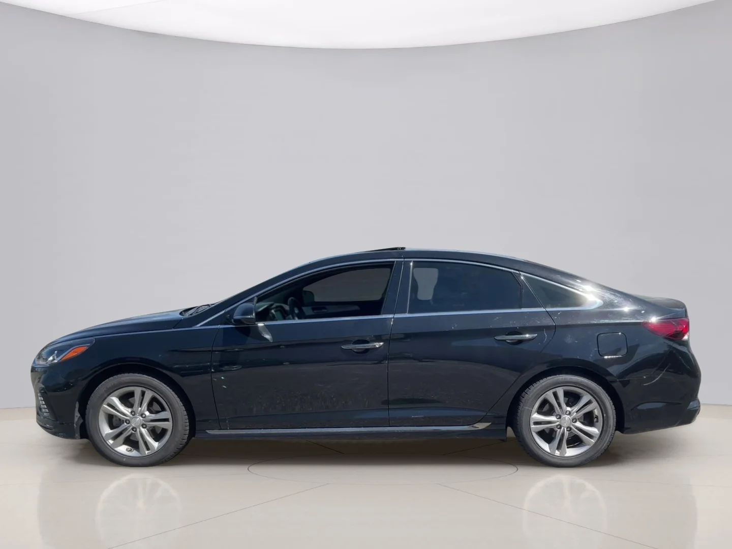 Used 2018 Black Hyundai SPORT image 2
