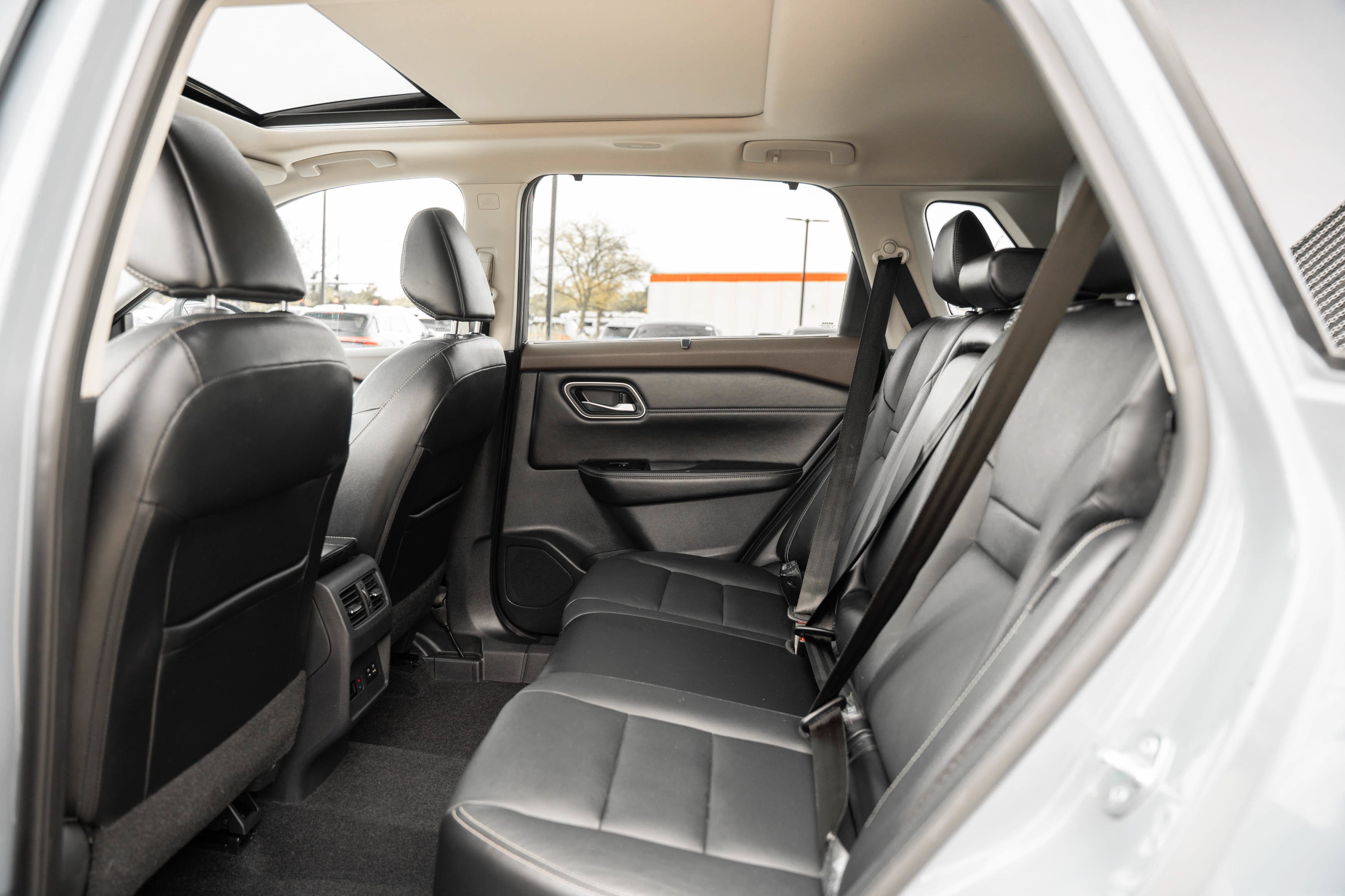 Used 2021 Boulder Gray Pearl Nissan SL image 8