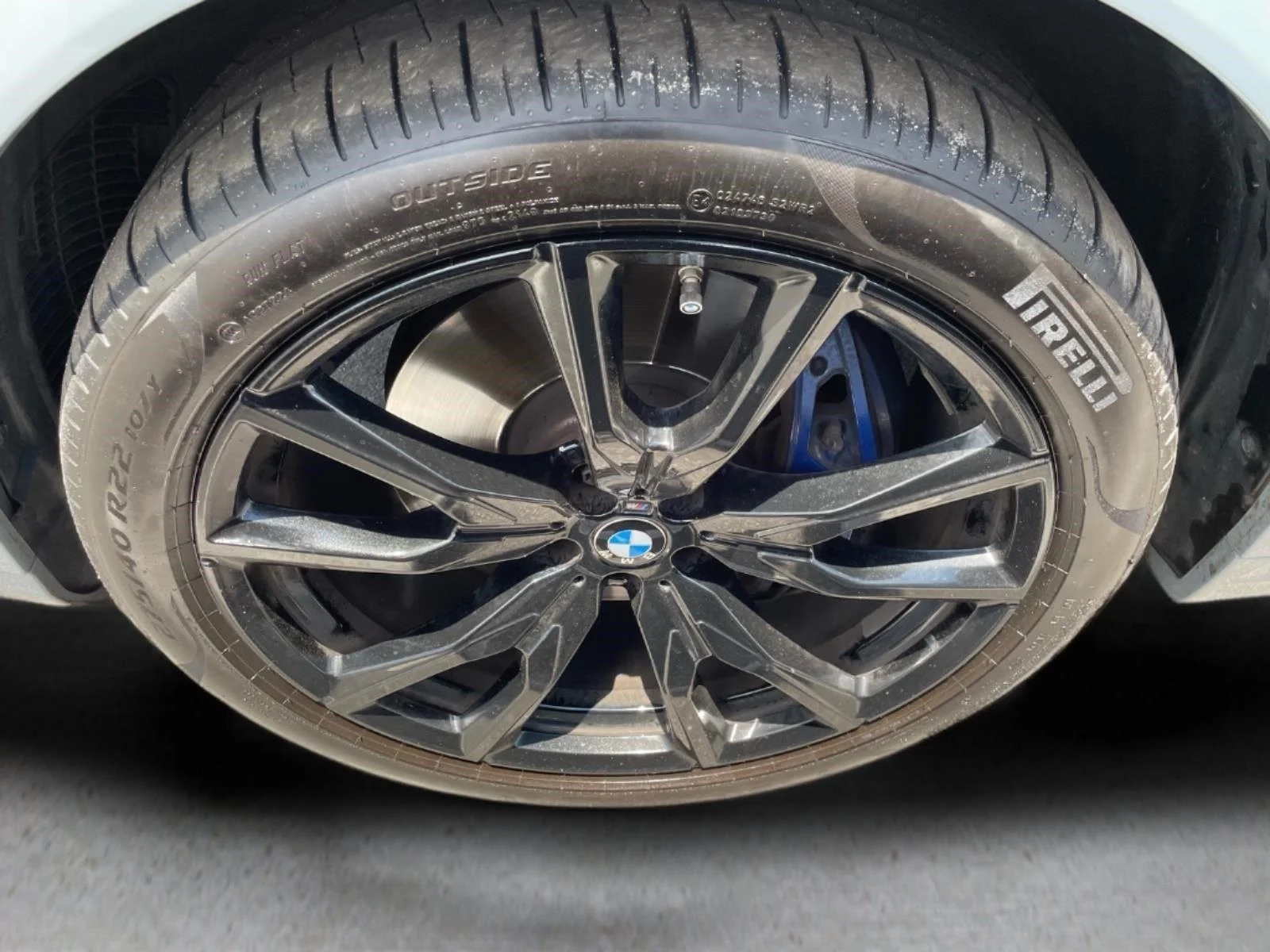 Used 2024 Brooklyn Grey Metallic BMW M60i image 23