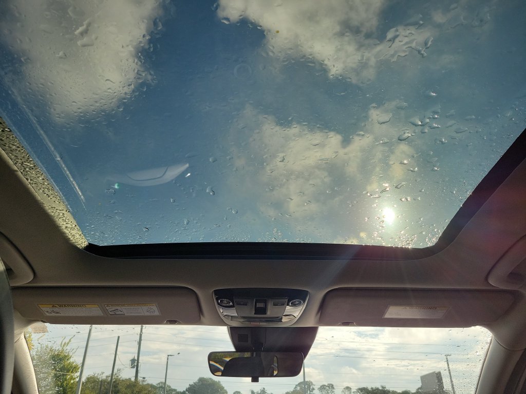 New 2027 Snow White Pearl Kia EX image 20