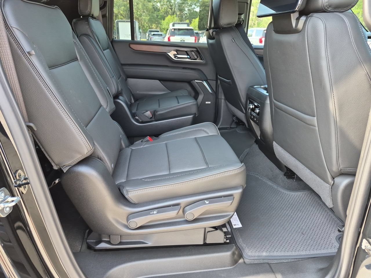 2026 GMC Yukon XL Denali - Photo 24
