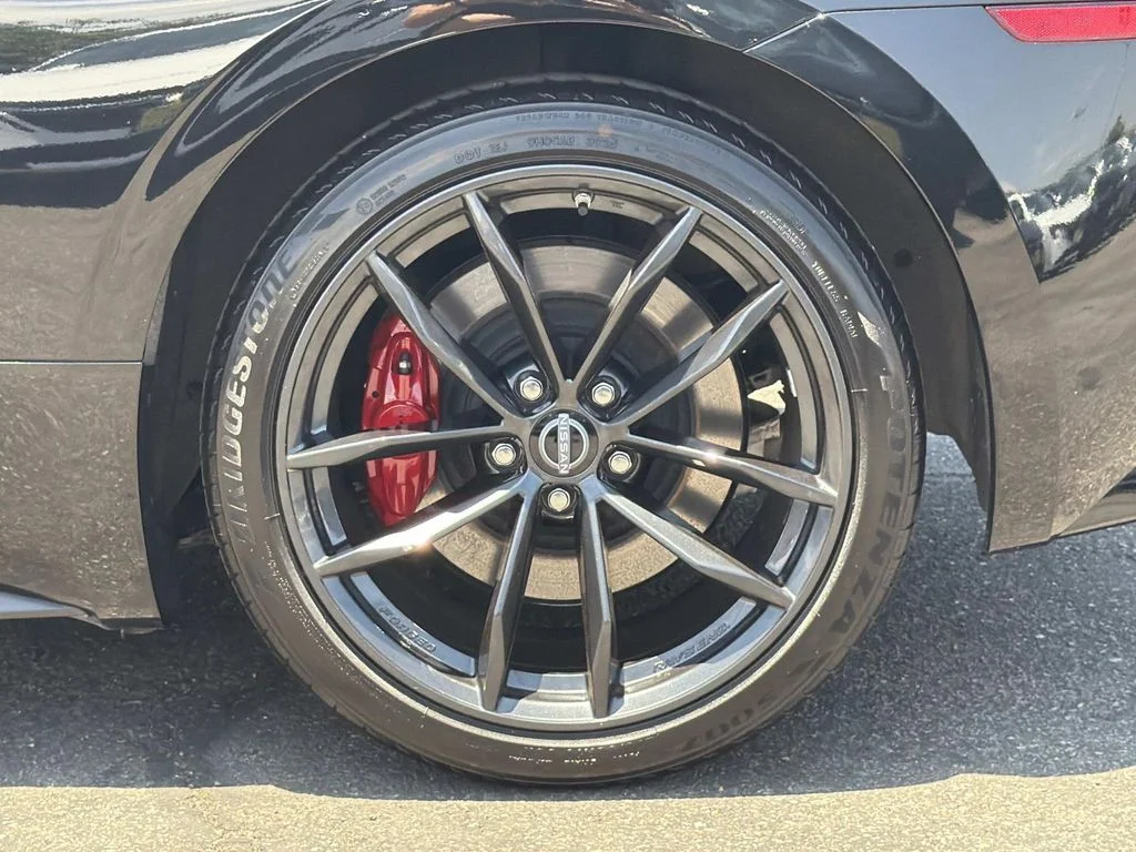 Used 2025 Black Diamond Pearl Nissan Performance image 25