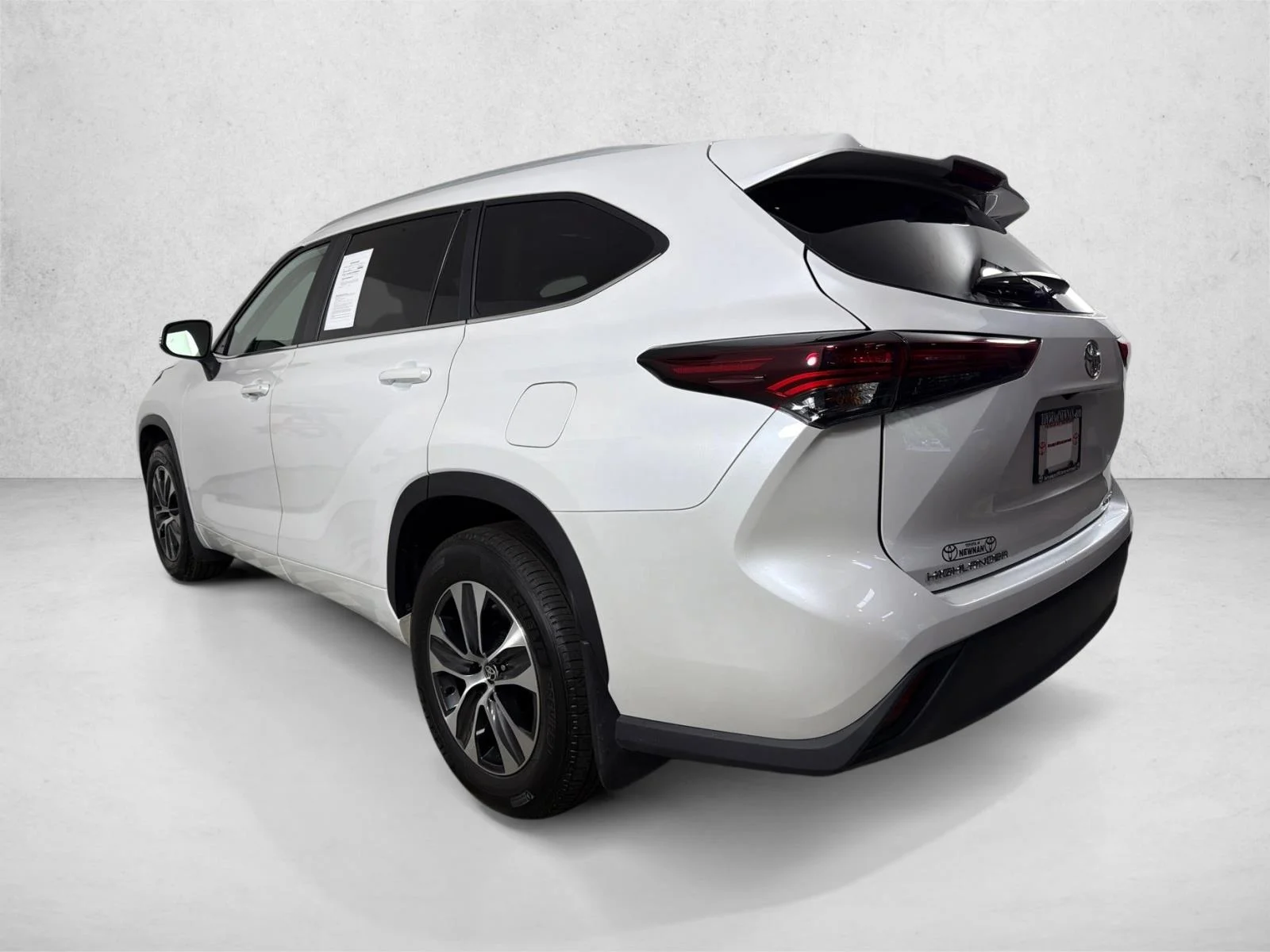 Used 2025 Gray Toyota LE image 6