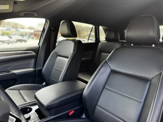 2022 Volkswagen Atlas Cross Sport SE w/Tech - Photo 19
