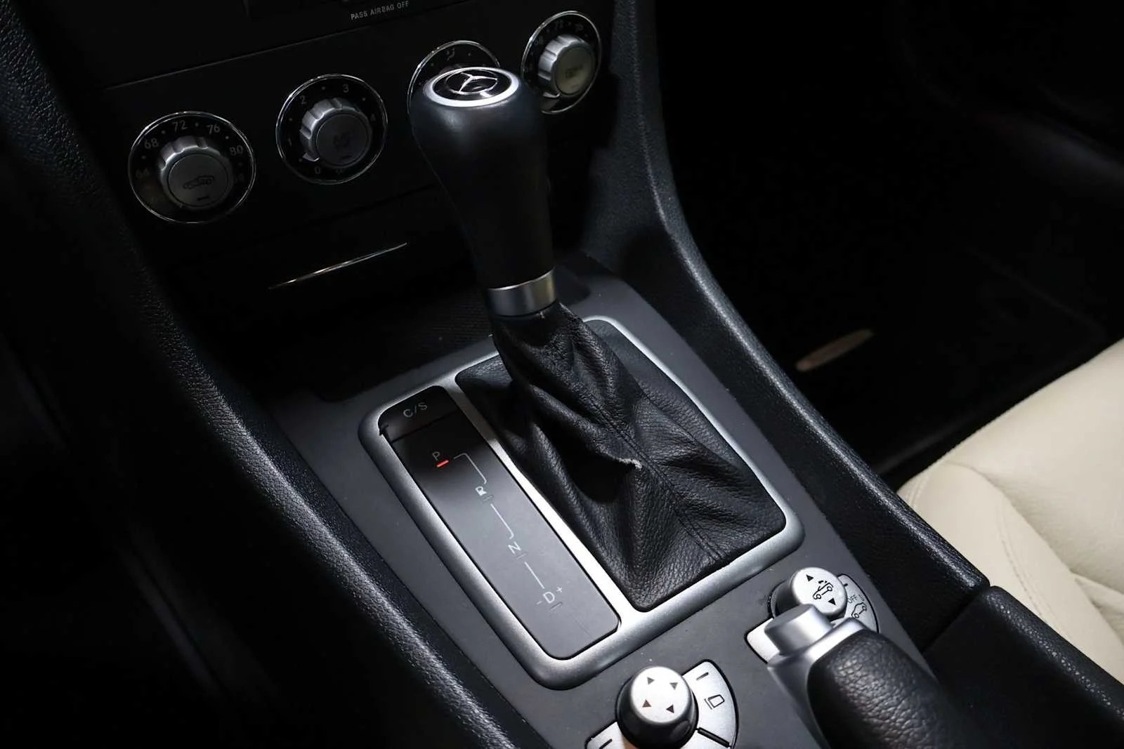 Used 2009 Arctic White Mercedes-Benz 3.0L image 23