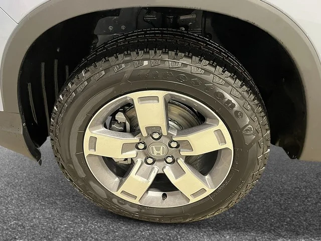 New 2026 Sonic Gray Pearl Honda RTL image 12
