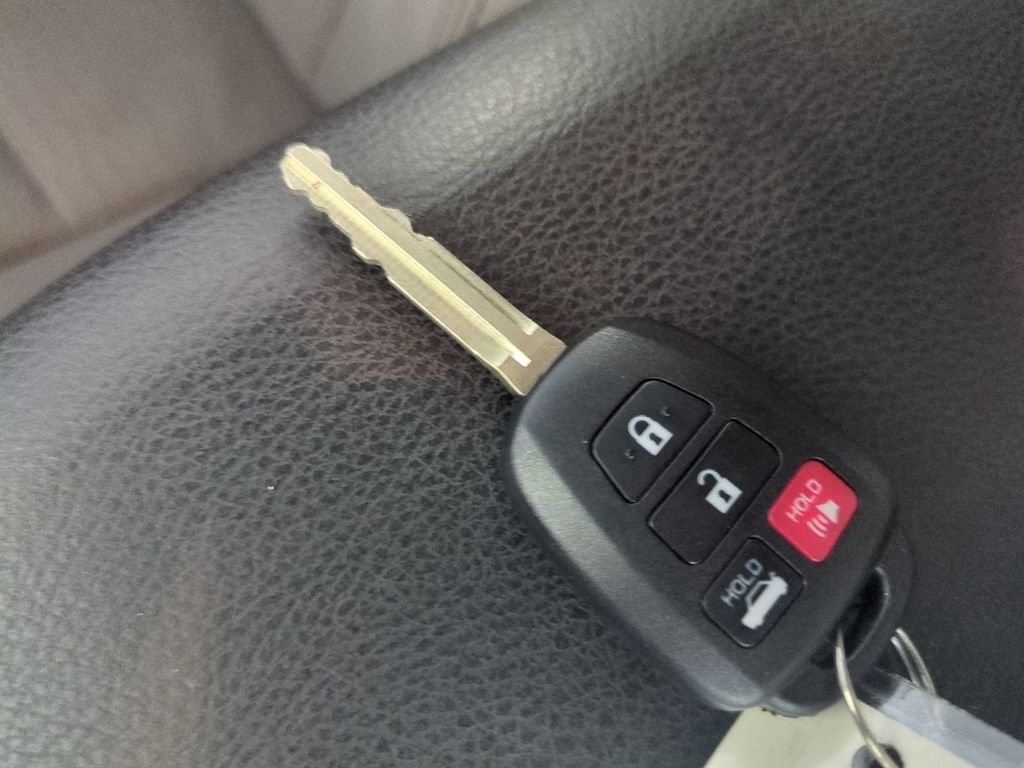 Used 2018 Gray Toyota SR5 image 34