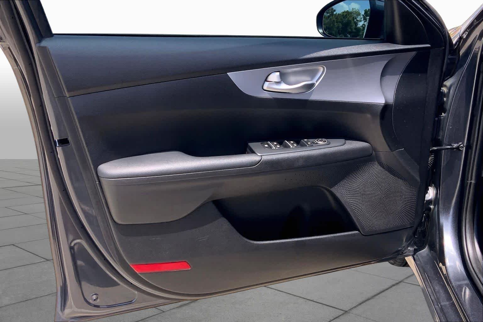 Used 2023 Gravity Gray Kia LXS image 21