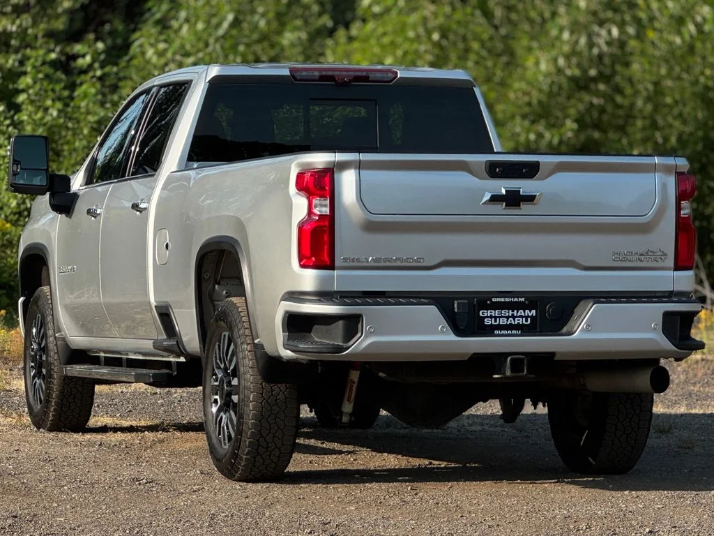Used 2022 Silver Ice Metallic Chevrolet High Country image 5
