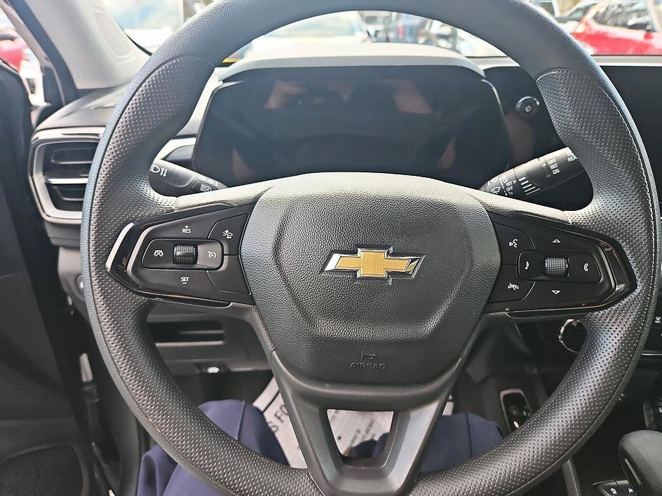 Used 2025 Sterling Gray Metallic Chevrolet LT image 6