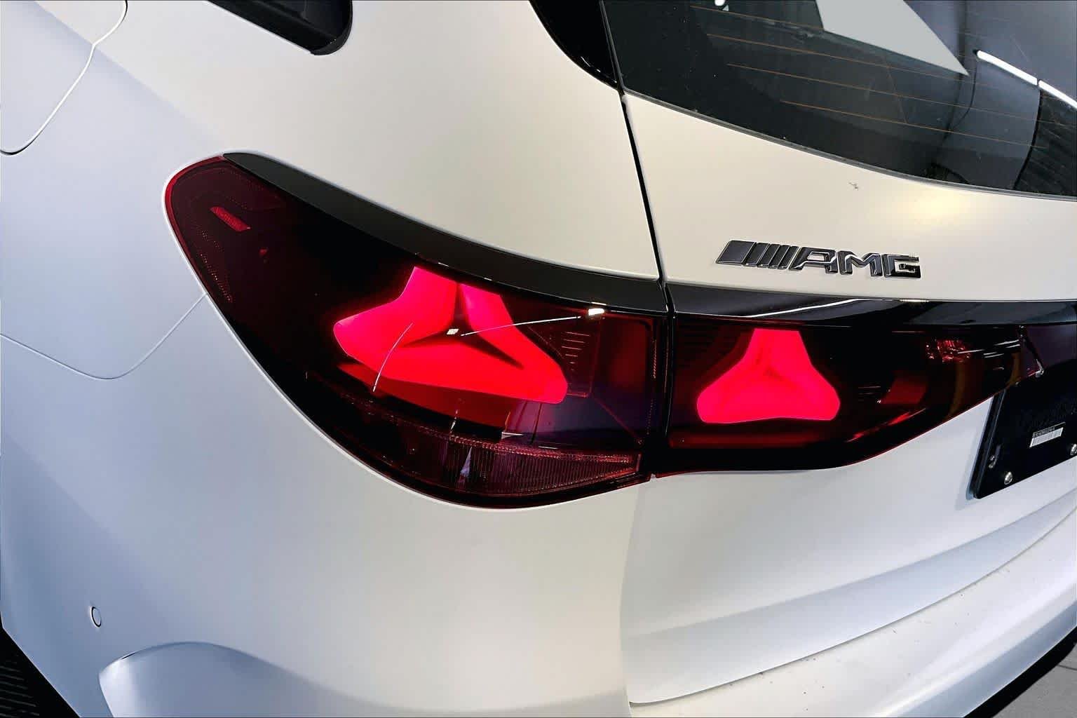 New 2027 MANUFAKTUR Moonlight White Magno Mercedes-Benz AMG® E 53 Hybrid image 5