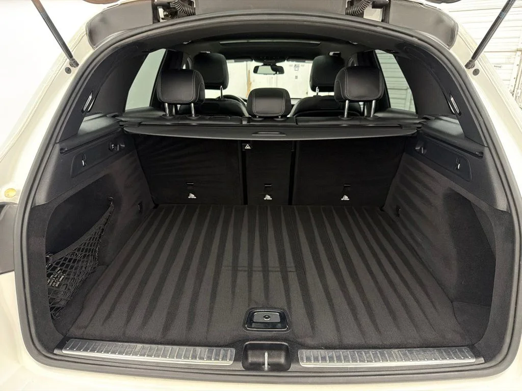 Used 2018 White Mercedes-Benz GLC 300 image 28