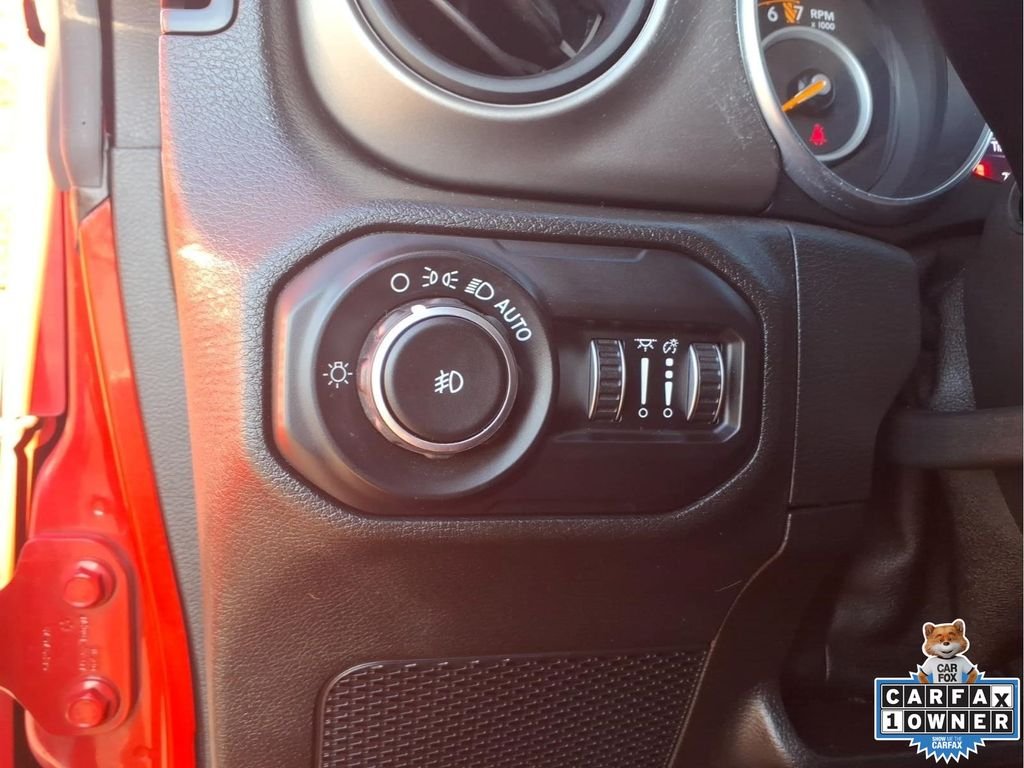 Used 2018 Red Jeep Unlimited Sport S image 19
