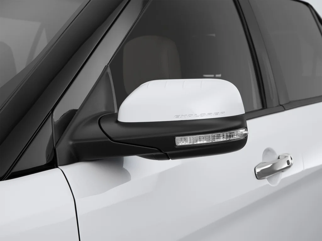 Used 2015 White Ford Limited image 61
