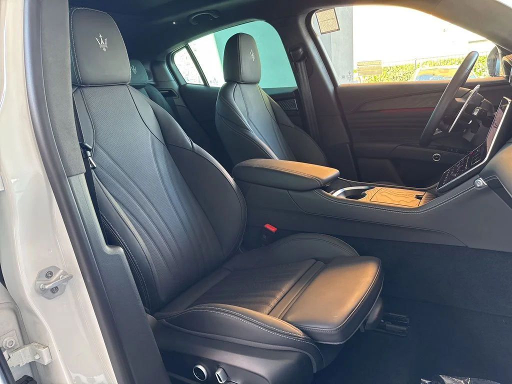 Used 2025 Bianco Maserati Modena image 24